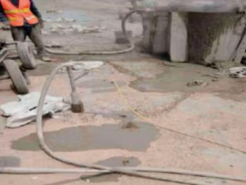 琼山水泥混凝土路面板底注浆技术 路面脱空注浆整治方案